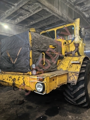 На К- 700, поставили коробку после переборки, завели давление 9, через минут 15-20 давление упало до 7.Причина?