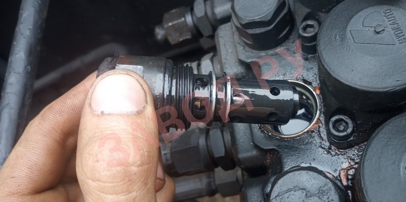 Секционный клапан, должно ли быть на этом клапане уплотнение? Секционный клапан, должно ли быть на этом клапане уплотнение?