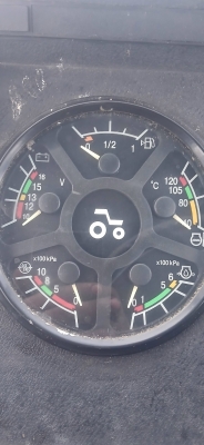 Мтз 82.1 20 год Почему, когда разбирали и вынимали панель все датчики потухли?