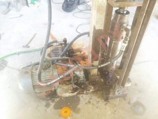 Самодельный лего-станок, проблема с гидравликой Самодельный лего-станок, проблема с гидравликой