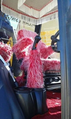 Ля какая кабина трактора