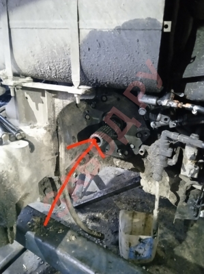 Как снять вал на мтз15-23 ? Можно выбить или нужно что то разбирать? 