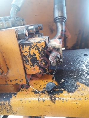 С колец распределителя пропускает масло С колец распределителя пропускает масло