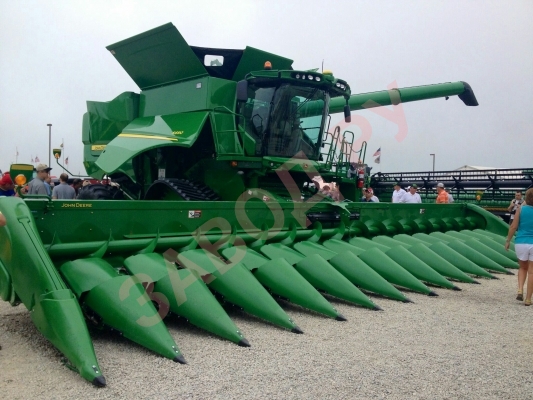 Сколько метров жатка ? Как думаете ?