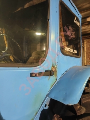 Ручки с замками от большой кабины на мтз 50.