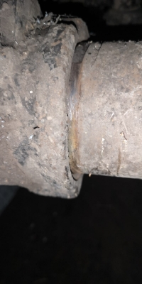 Мтз 82.1, работаем в лесу, Из за чего, на переднем мосту вышла левая сторона с корпуса(10мм)? 