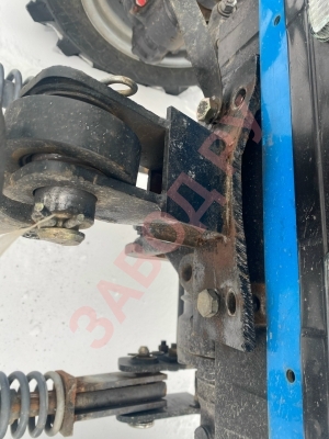 Меняли пластину, но все равно гнет металл и ломает болты Что делать? 