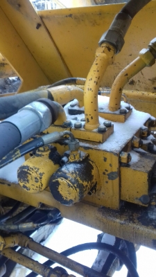 Где на распределителе Амкодора найти бирки или номер?