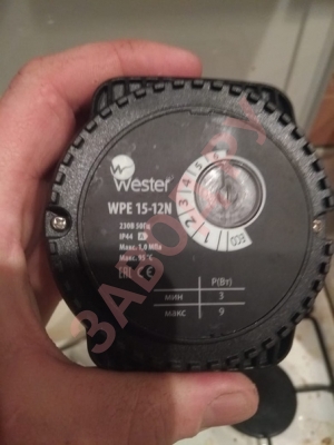 Два одинаковых насоса Wester, к одному насосу претензий нет, а вот второй на горячую чуть дёрнется и уходит в ошибку