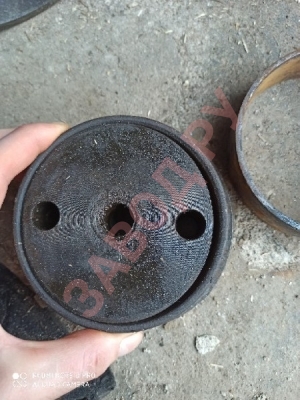 Почему большая выработка по пятаку переднего моста, как вылечить?