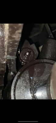 Что за клапан на цилиндре на беларусе 23 года и зачем он? На старом образце не сталкивался. 