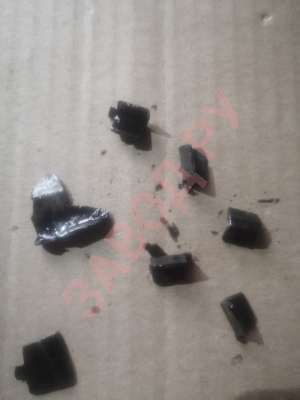 Почему на К-744 р2 ,когда слили масло с КПП, то увидели посторонние металлические куски ?