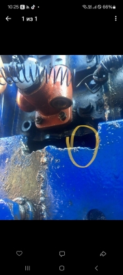 Почему из дренажной трубочки под топливным насосом, что-то течёт (солярка или масло), 