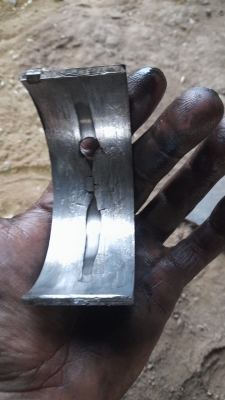 Двигатель д 260.4 стоял на хтз 17221. Это вкладыш на средней опоре, четвертой. Почему давление было 4.5 на горячую? 