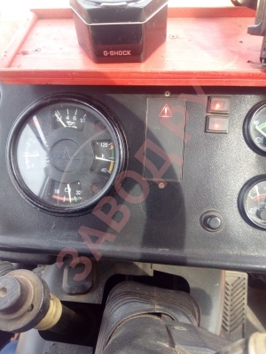 Почему при длительной погрузке загорается на щитке зумер и пищит ? Заменены три ПГА,тормоза работают .Амкадор 332 с4 