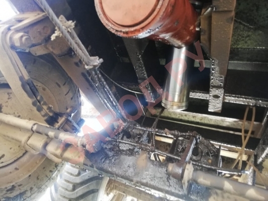 А у нас вот так бывает. Раздувает на кривой площадке при выгрузке.