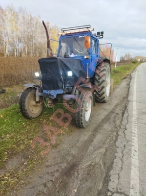 Чем можно утеплить между гидравлическим баком и кабиной? 