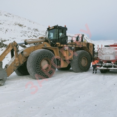 caterpillar заправляется :) caterpillar заправляется :)