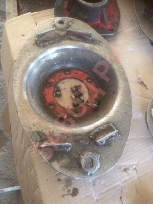 Косилка КРН- 2,1Б «Бежецксельмаш». На диске ротора крн 29.350 на нижней стороне диска приварены уголки.Есть ли на заводском диске уголки?м диске 