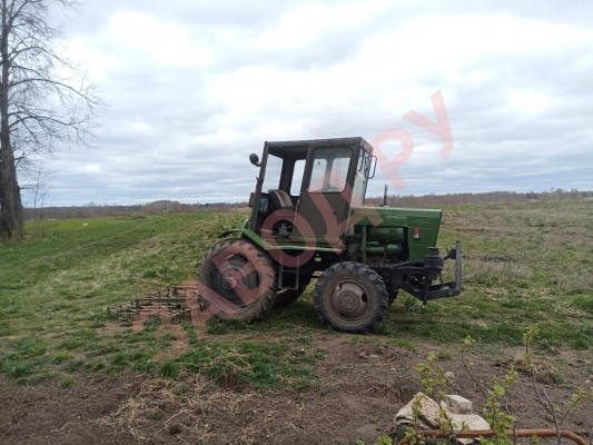  Регулировал клапана на моторе со щупом.Как должен щуп трудно или легко пролазить?