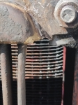 Трактор ЮМЗ 6 АКЛ треснуло ухо масляного радиатора чем заштопать?