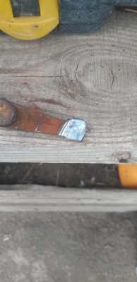  От чего может быть такой износ на лапках сцепления Т25 ?