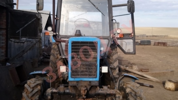 Нужно ли защищать фары возле кабины ? Нужно ли защищать фары возле кабины ?