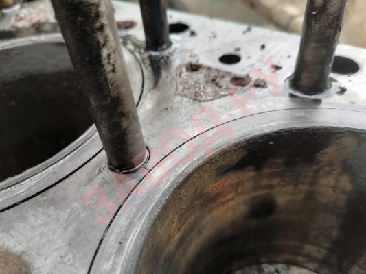 Критично ли если оставить трещину в блоке, между гильзами?