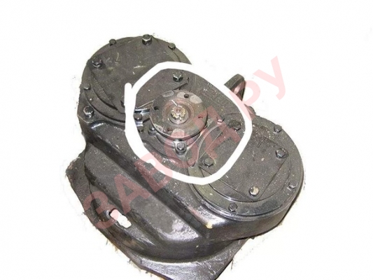 Можно ли поменять сальник на роме не снимая двс ?Амкадор.