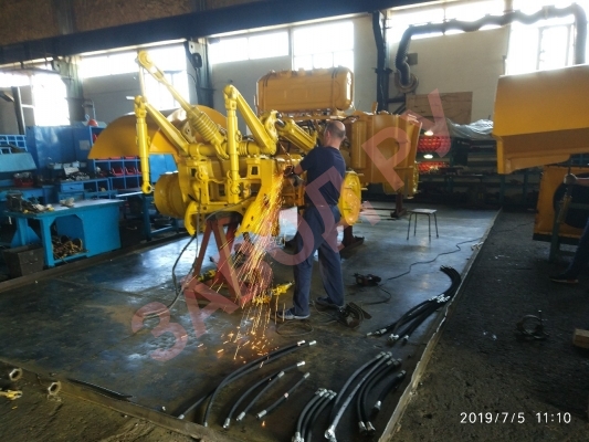 Собираем к-700, установка задних крыльев