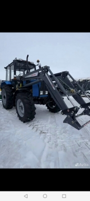  На тракторе стоит погрузчик с челюсным ковш. Какое давление должно быть в передних колёсах? 