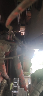 Поставил на дон 1500 новый ремень барабана, Почему на шкиве в районе отбойного битера ползёт боком?