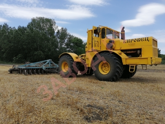 Кировец. От чего можно поставить короткий тросик тахометра? Длинный с мтз умирает через месяц два.