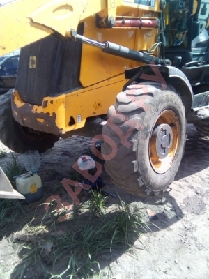 JCB замена сальника переднего моста - редуктора JCB замена сальника переднего моста - редуктора