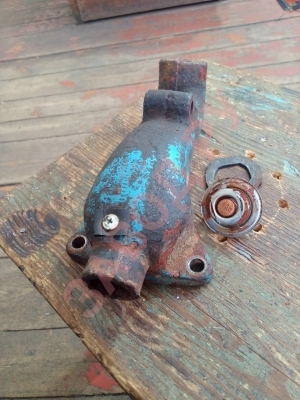 Установлен термос от иномарки на ЮМЗ, температуру заявленную держит от и до хотя и на воде .