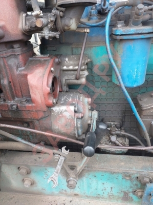  Поменял подшипники в пускаче и все заработало. Единственное гидрораспеределитель болгарский не работает, рычаги как будто замерзли.